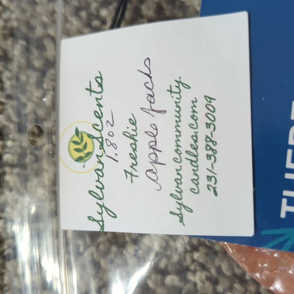 Apples and cinnamon car truck camper locker hamper closet air fresheners - Picture 8 of 10